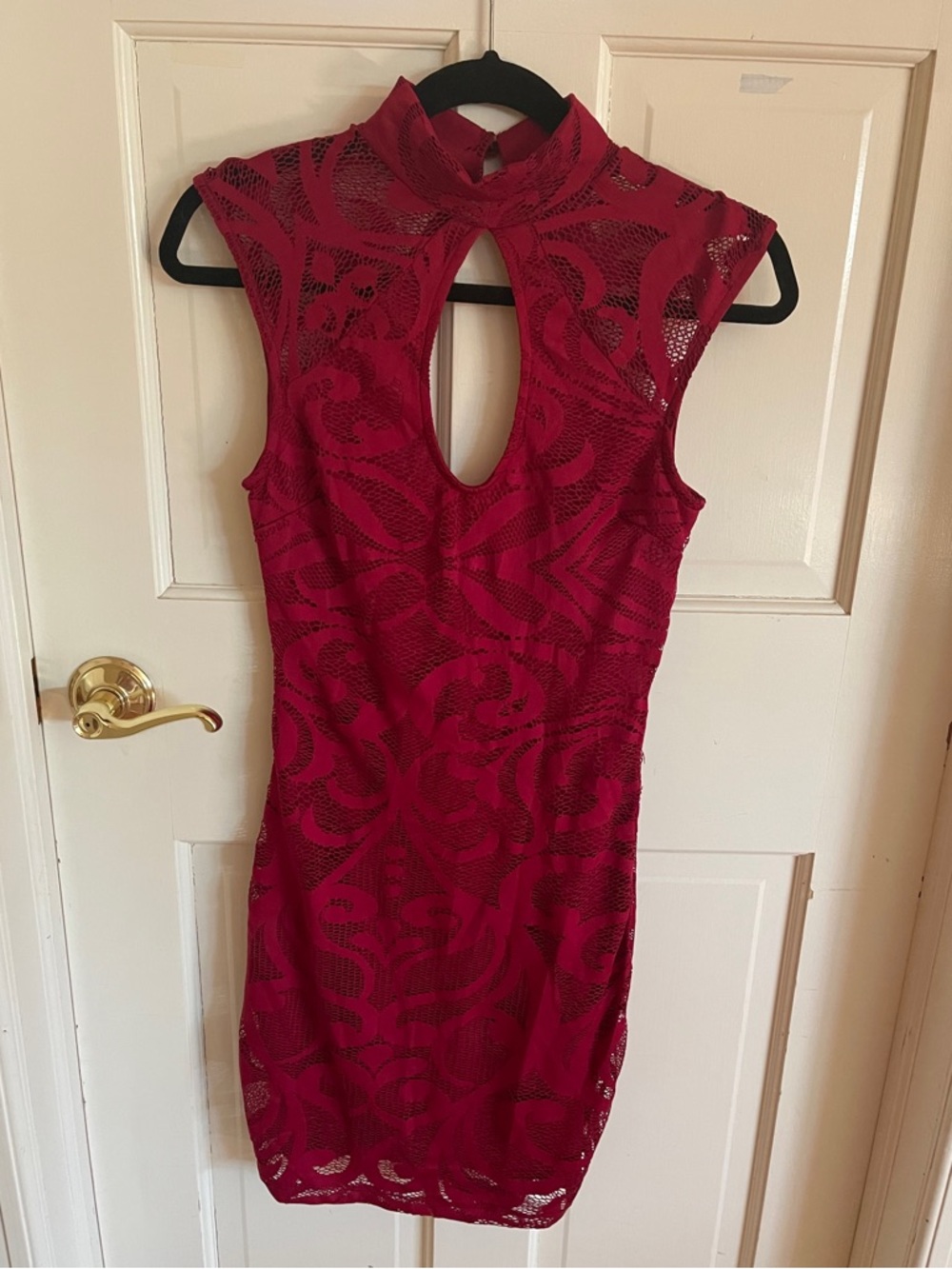 NWT privy Sleeveless Keyhole Lace Bodycon Dress in Burgundy -Size M